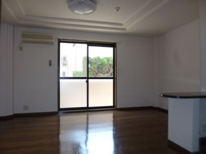 三重県伊勢市御薗町王中島(アパート)の賃貸物件の居間