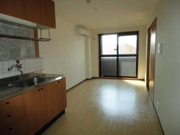 カームネストの居間