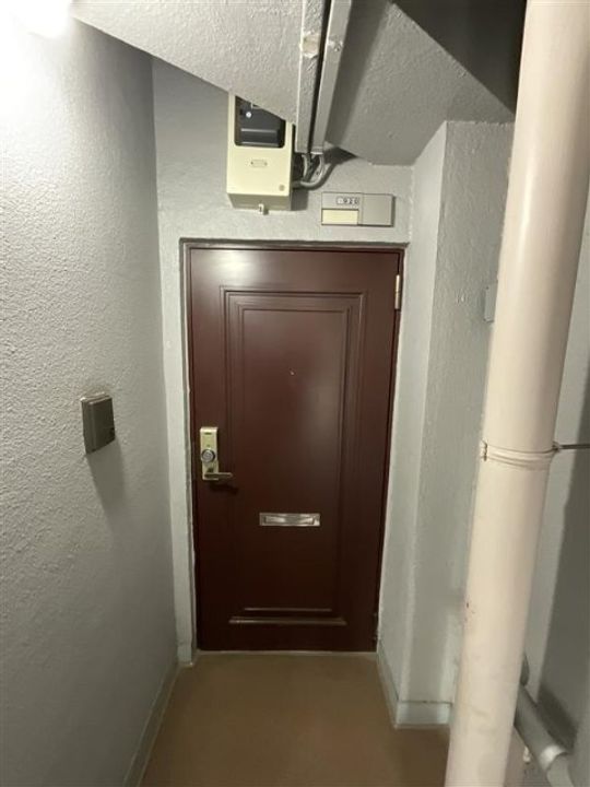 目黒ハイツの玄関