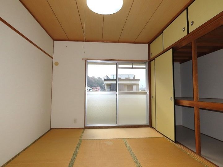 インペリアルカジワラの居間