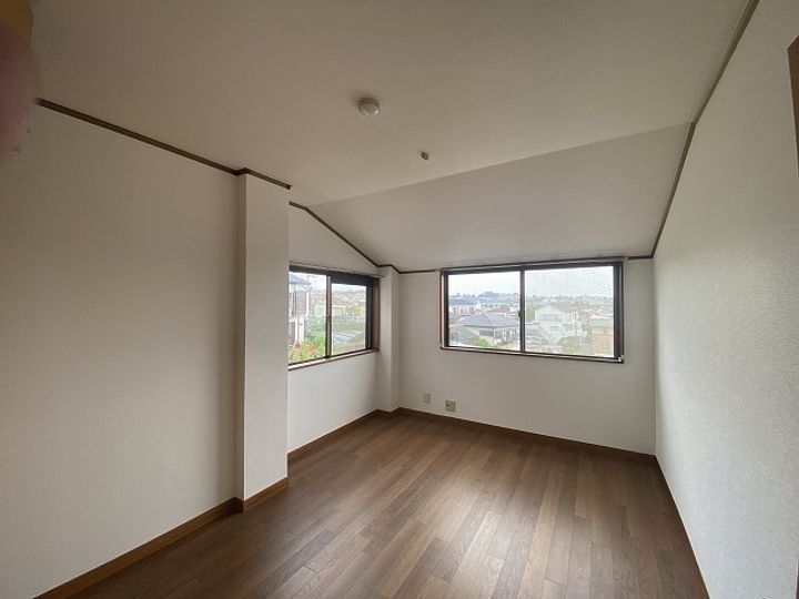 チェリーパレスIIの居間