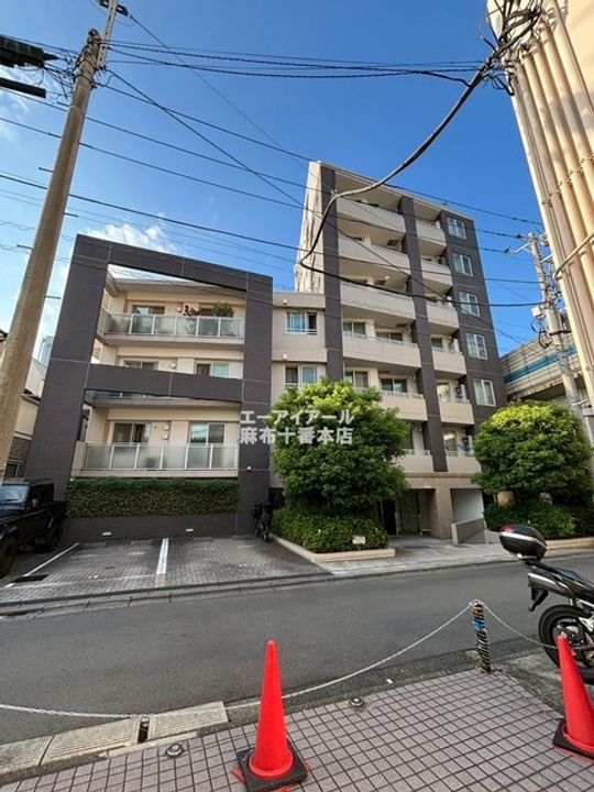 東京都渋谷区代々木4の賃貸マンションの外観