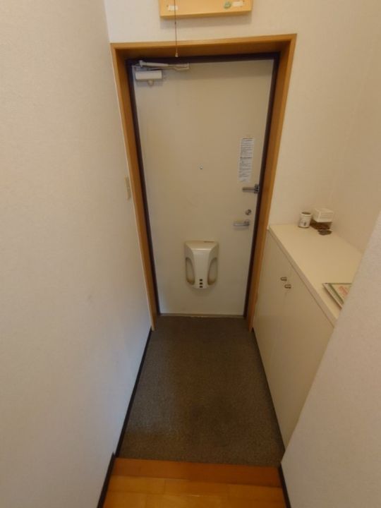 静岡県浜松市中央区高丘北4(マンション)の賃貸物件の玄関