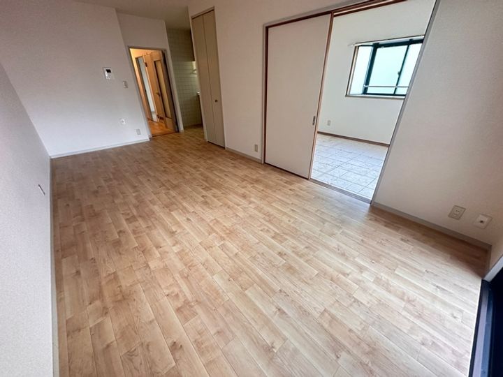 福岡県北九州市八幡東区西本町4(マンション)の賃貸物件の居間