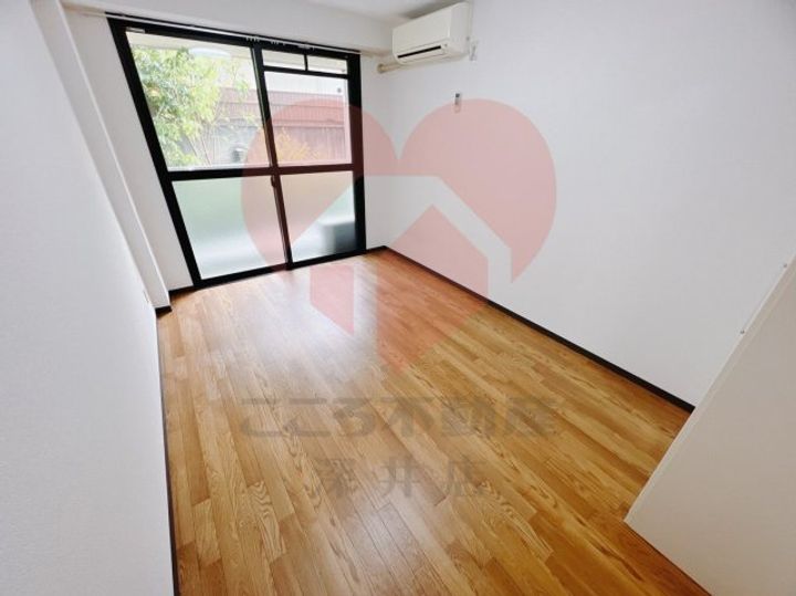 初芝スプリングコートの居間