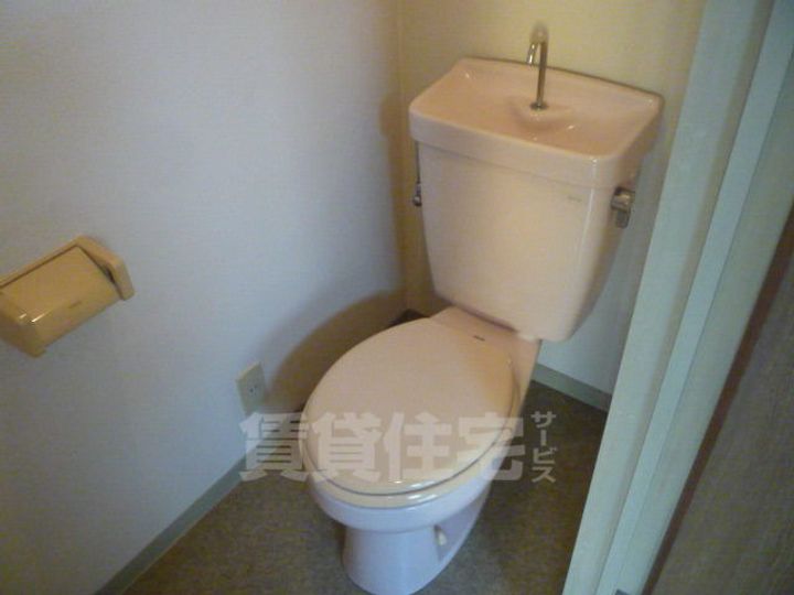 近江ビルの内装