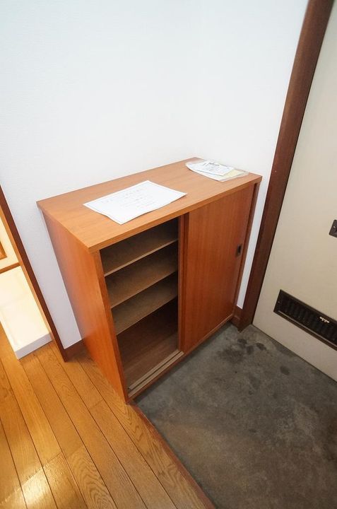 ニイハイツIの玄関