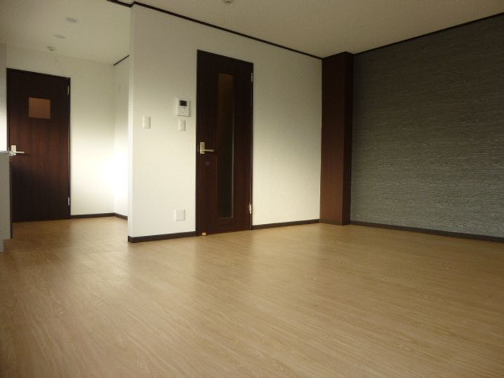 兵庫県姫路市伊伝居(マンション)の賃貸物件の居間