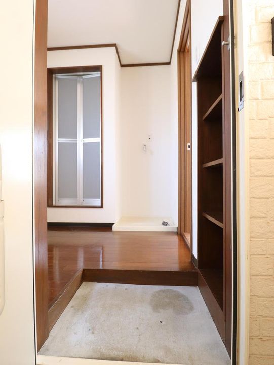 エルヴィーナ宮中Eの玄関