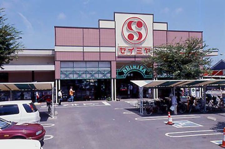 エルヴィーナ宮中Eの周辺