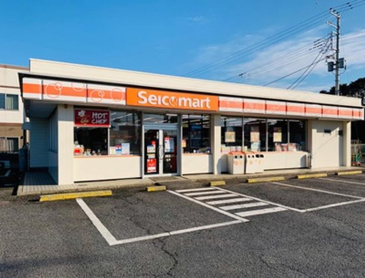 エルヴィーナ宮中Eの周辺