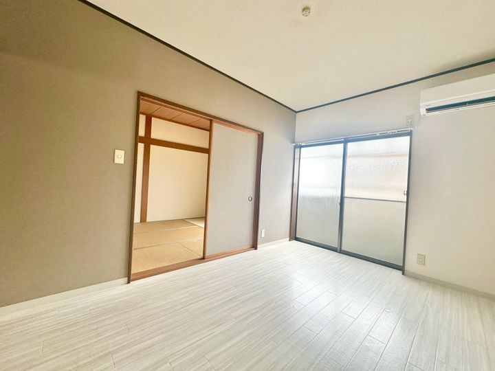 コーポ金子の居間
