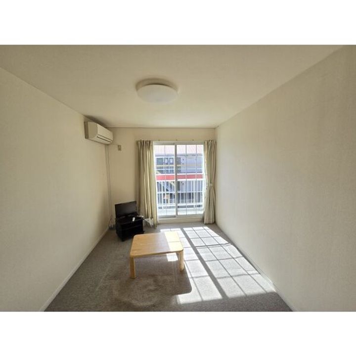 栃木県宇都宮市鶴田町(アパート)の賃貸物件の居間