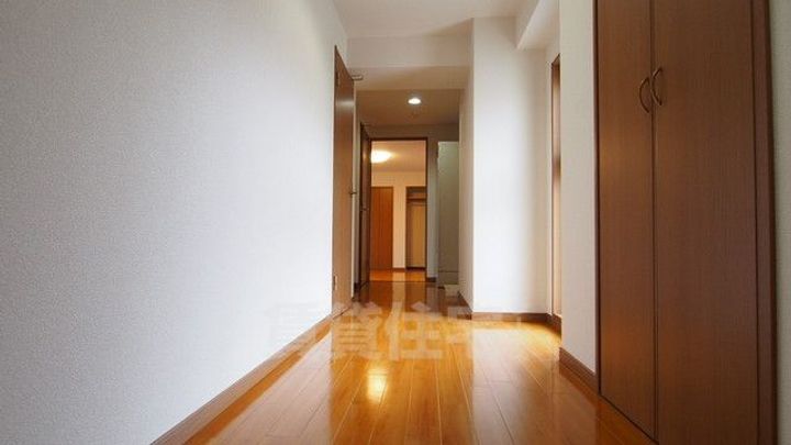 グランレブリー室町六角の玄関