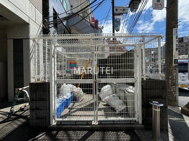 コンフィアンスの地図