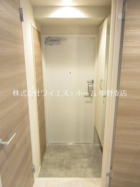 東京都中野区上高田2(マンション)の賃貸物件の玄関