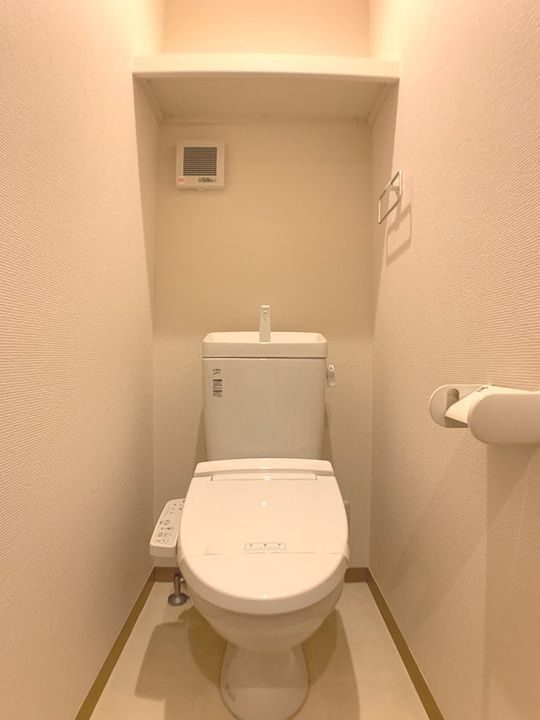 リファイントップの内装