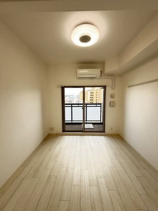大阪府大阪市東淀川区西淡路4(マンション)の賃貸物件の居間