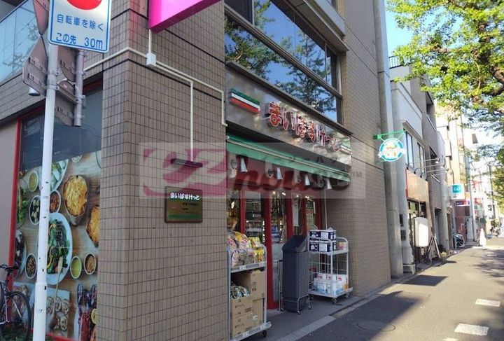 コントラーダ・ウノの周辺