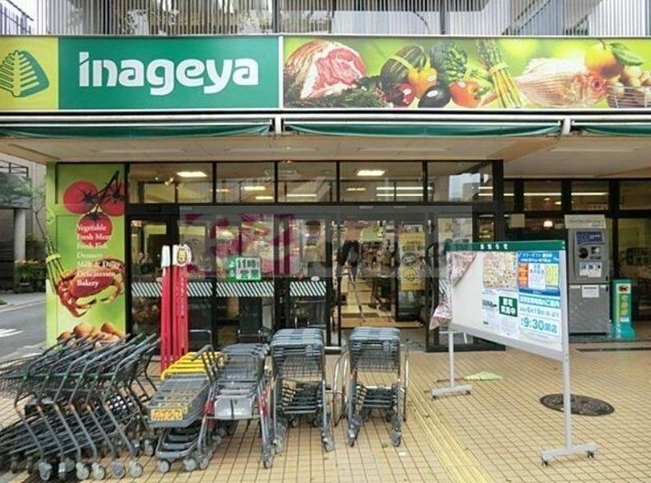 コントラーダ・ウノの周辺