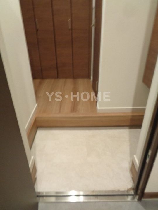 Lotus II(仮称下井草4丁目計画)の玄関