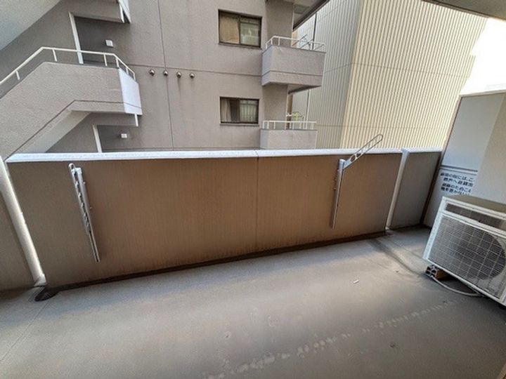 アルファステイツ大学病院通りの内装