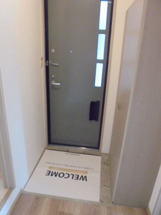 静岡県浜松市浜名区小松(アパート)の賃貸物件の玄関