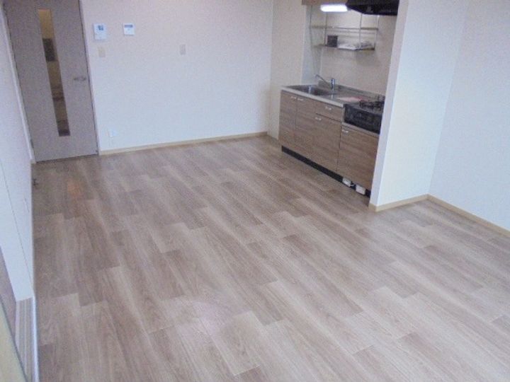 静岡県浜松市浜名区小松(アパート)の賃貸物件の居間