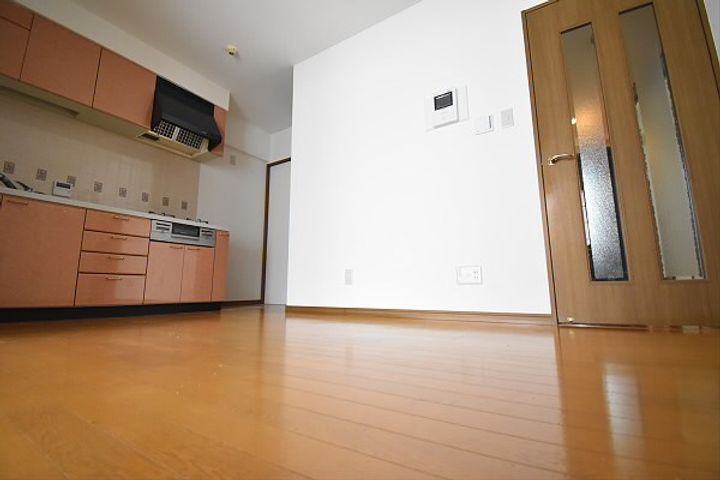 東京都調布市上石原1(マンション)の賃貸物件の居間