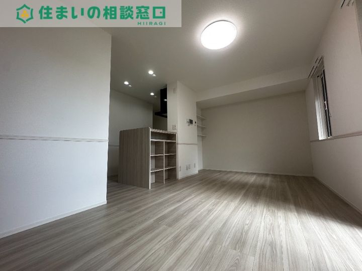 愛知県岡崎市薮田1(アパート)の賃貸物件の居間