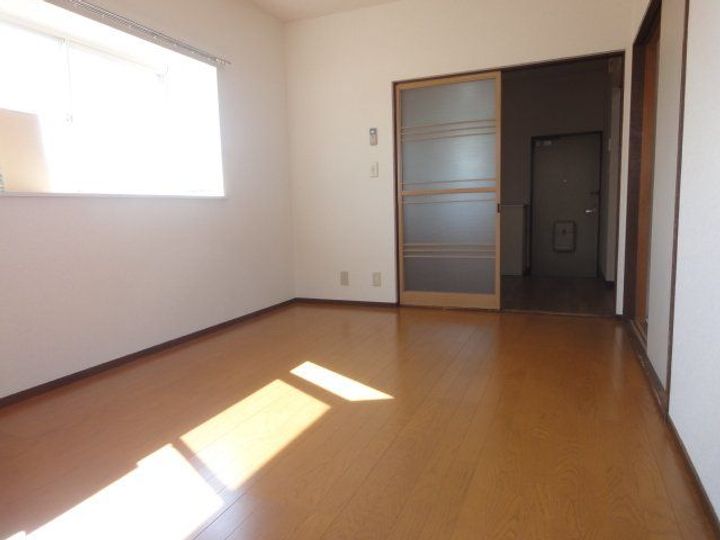 ファミールAの居間