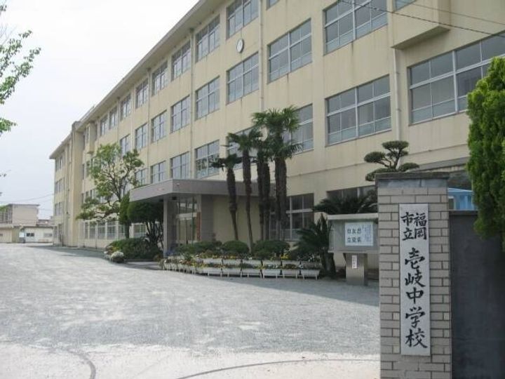 クレセント・ウエストの周辺