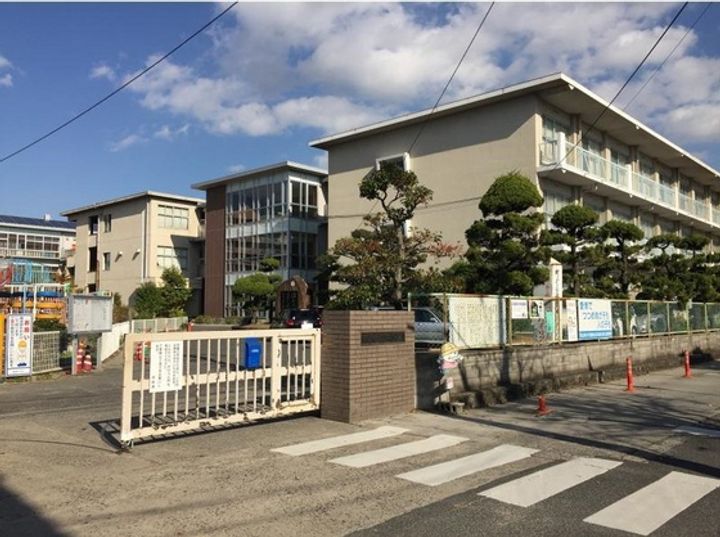 セレ グレージュの周辺