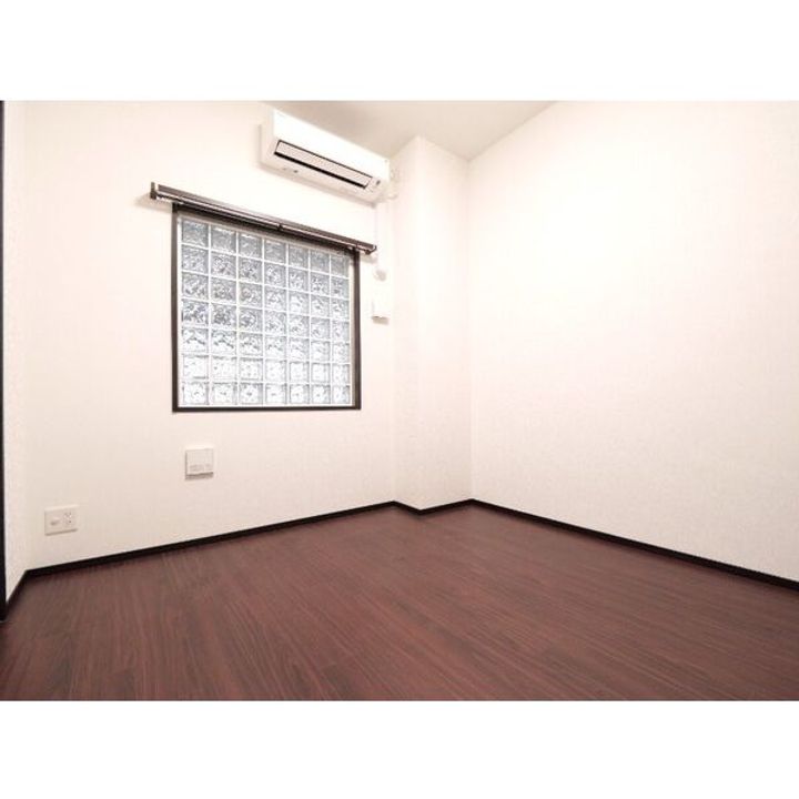 プレジオ帝塚山の居間