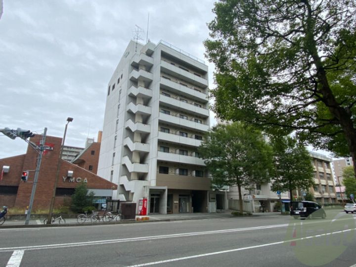 正栄ビル西公園の外観