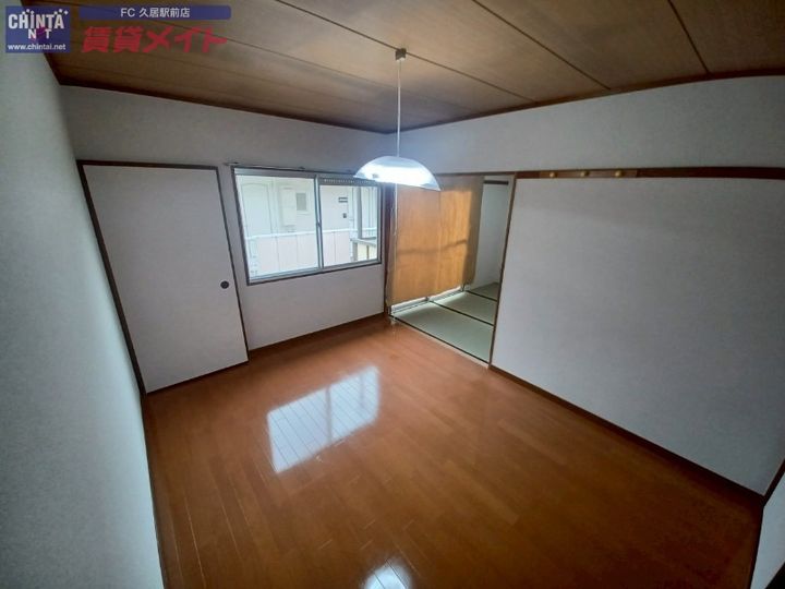 アーバンハイツ高羽の居間