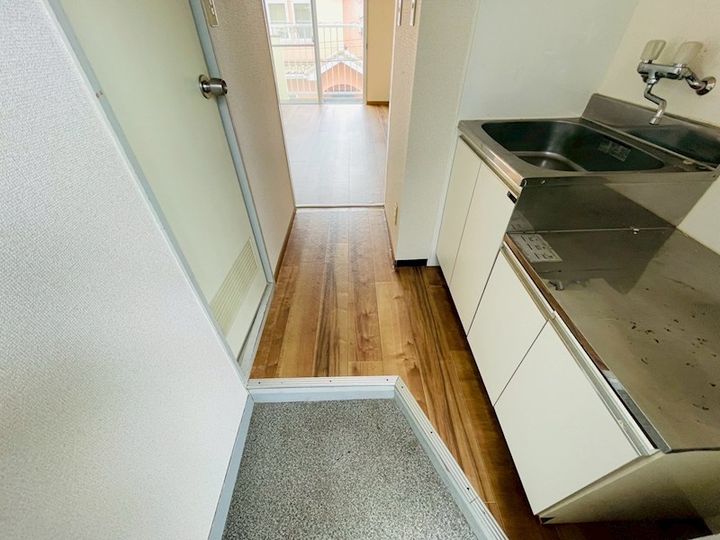 神奈川県藤沢市辻堂元町4(マンション)の賃貸物件の玄関