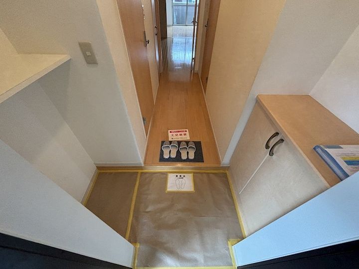 神奈川県平塚市真田2(マンション)の賃貸物件の玄関