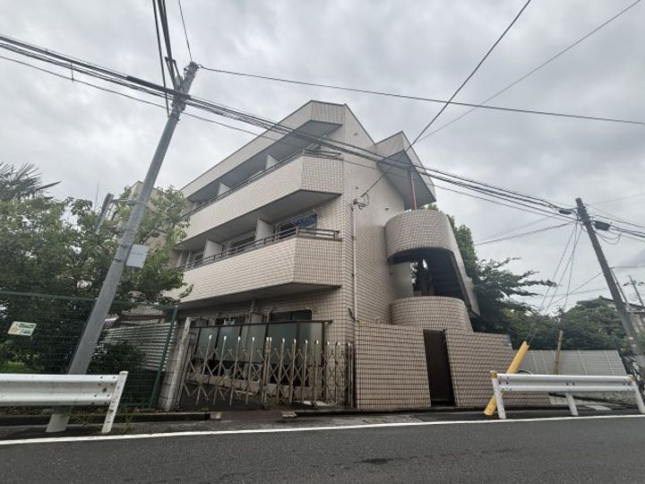 モノリスビルの外観