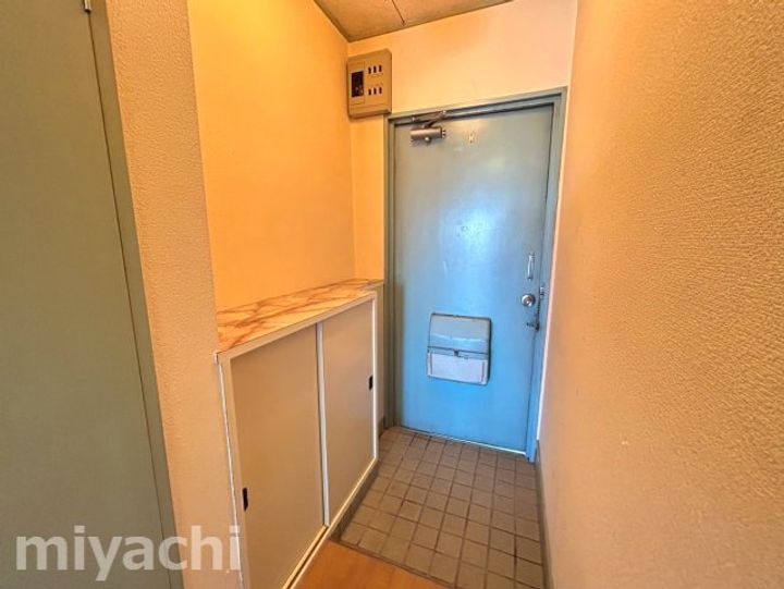 徳島県徳島市津田本町4(マンション)の賃貸物件の玄関