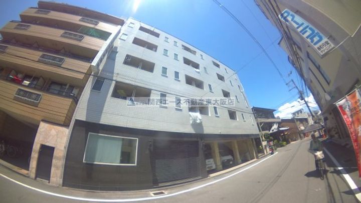 小阪本町ロイヤルハイツの外観