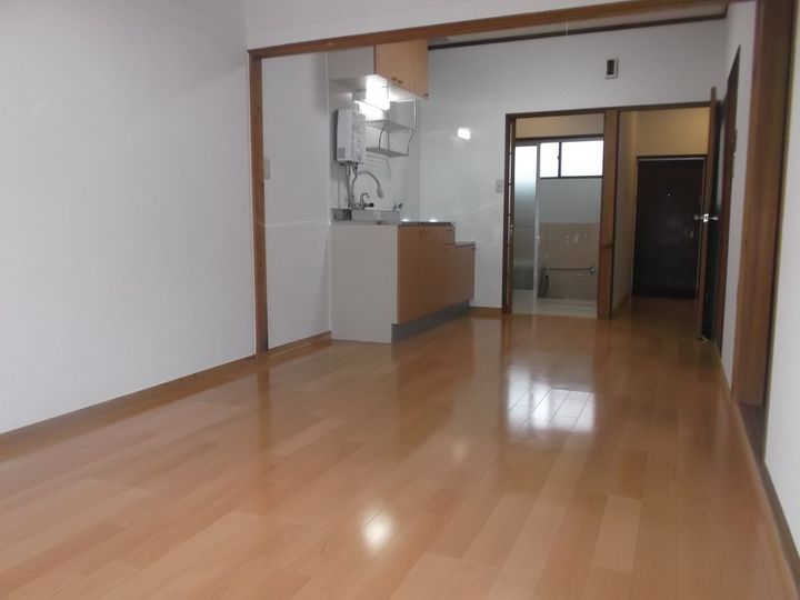 ハイツイトウの居間