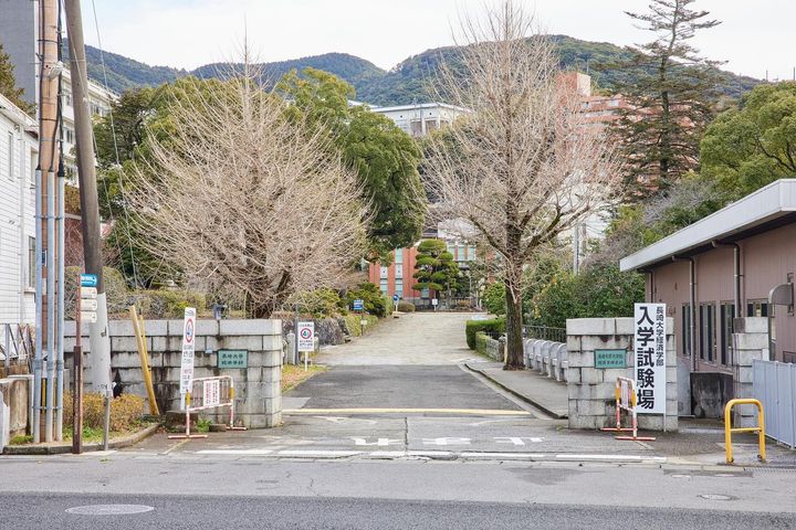 荒木ビルの周辺