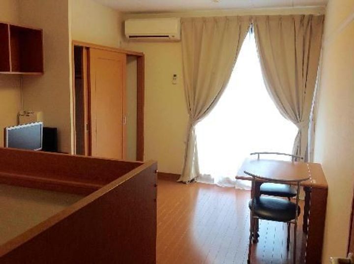 レオパレスエンゼルの居間