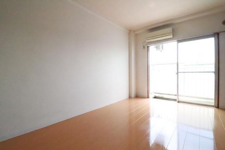 メゾンシブキ上柴の居間