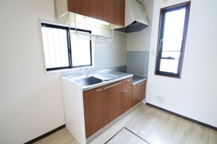 埼玉県久喜市栗原3(アパート)の賃貸物件のキッチン