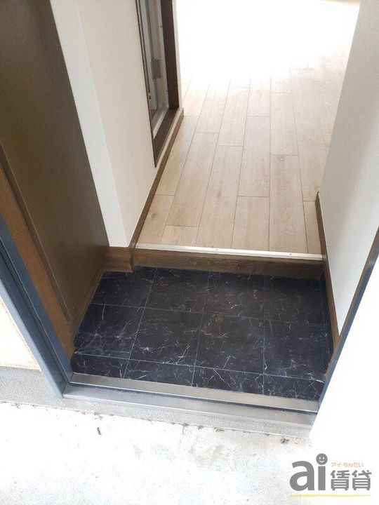 東京都小金井市緑町4(マンション)の賃貸物件の玄関