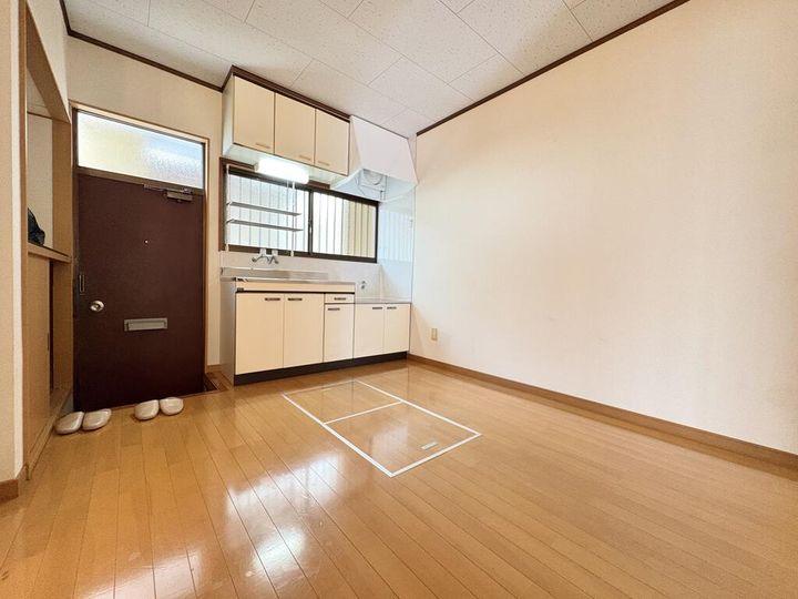 ハイツ榎本の居間