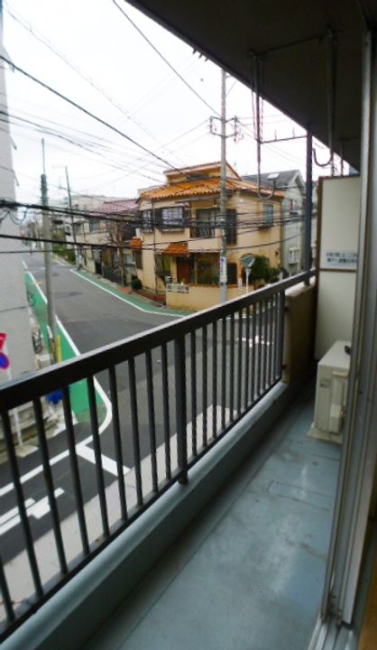 釣巻ビルの内装