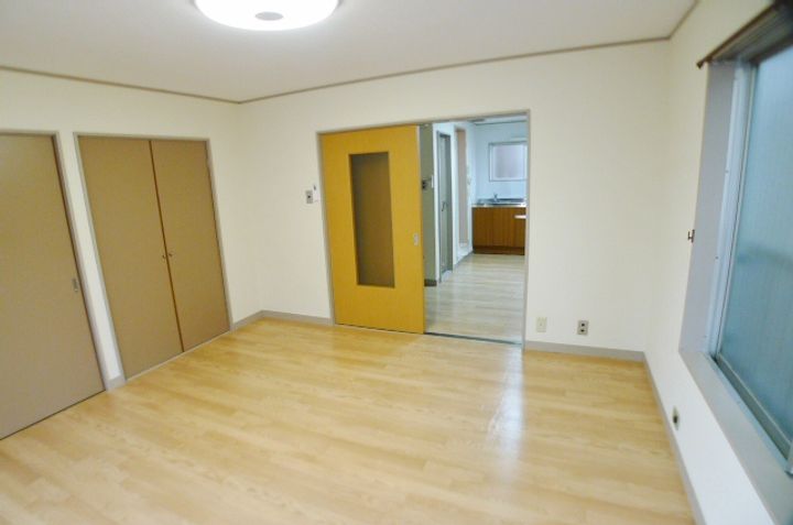 釣巻ビルの内装